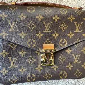 Louis Vuitton Monogram Canvas Pouchette Métis